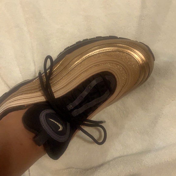Women’s Nike Airmax 97 (like new….worn 2 times) - Picture 12 of 12